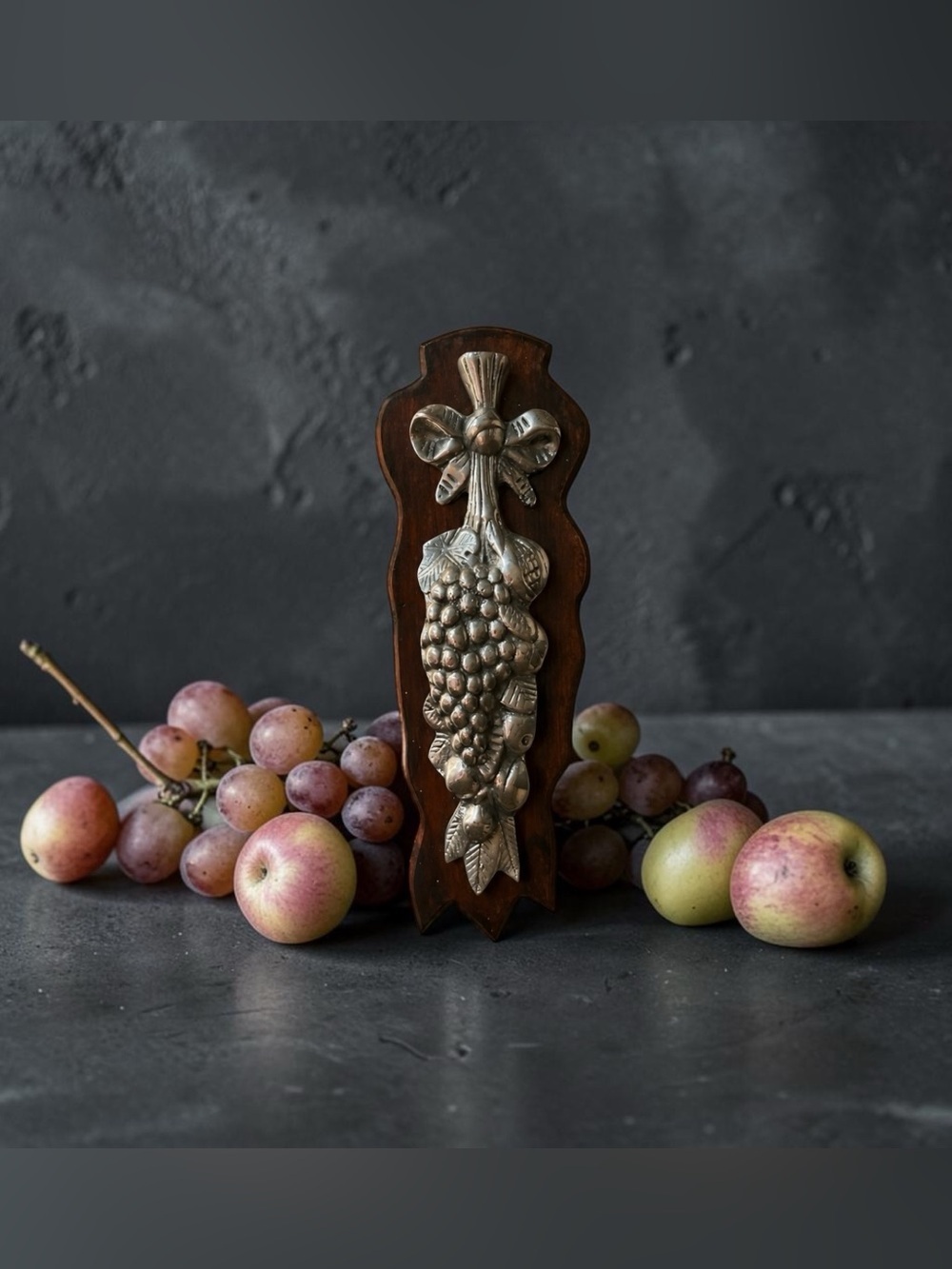 Silver and Wood Grape Wall Decor Plaque good for a kitcken decor $30 - Picture 6 of 6